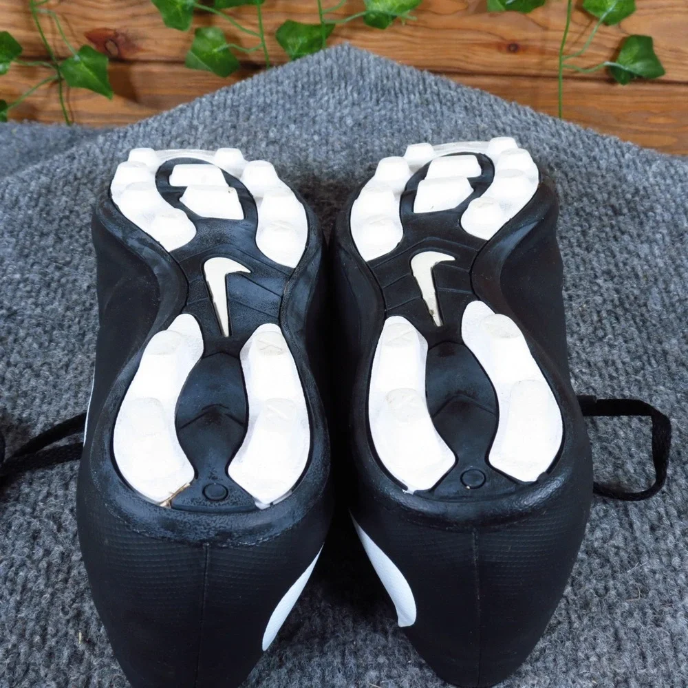 Nike Jr Bravata II FG Kids Soccer Cleat Sz 4Y Firm Ground Black White 749906-011